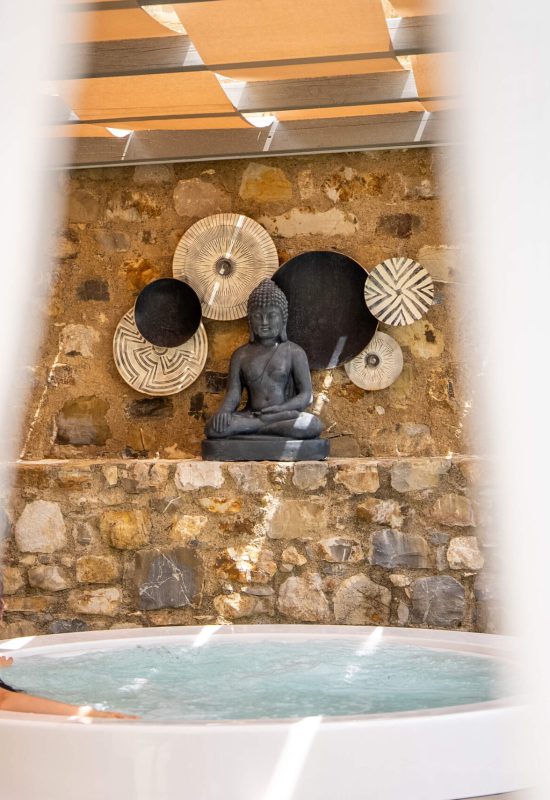 Entspannender Whirlpool-Bereich im AnaiSpa-Wellnesscenter in der Toskana